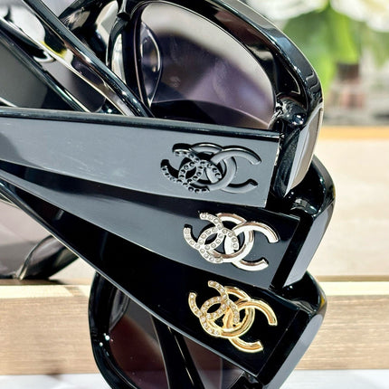 SQUARE SUNGLASSES CH5468B IN ACETATE EMBOSSED DIAMOND