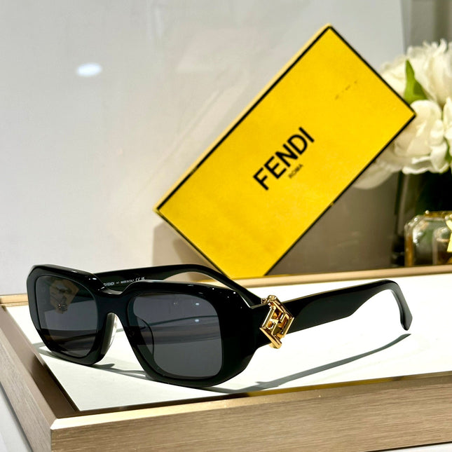 ROMA RECTANGULAR FRAME SUNGLASSES FE40151U IN ACETATE