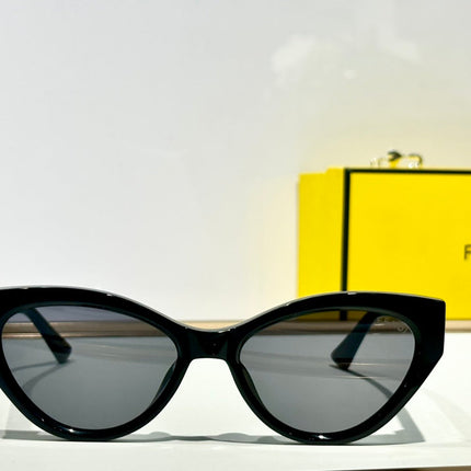 FF DIAMONDS CAT-EYE FRAME SUNGLASSES FE40164U IN ACETATE