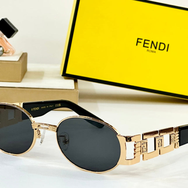 FIRST CRYSTAL OVAL FRAME SUNGLASSES 7076 IN METAL