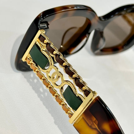 SQUARE SUNGLASSES CH5537Q IN ACETATE CHAIN METAL