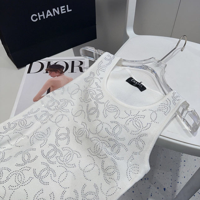 SLEEVELESS TOP 643224 IN WHITE COTTON EMBOSSED LOGO