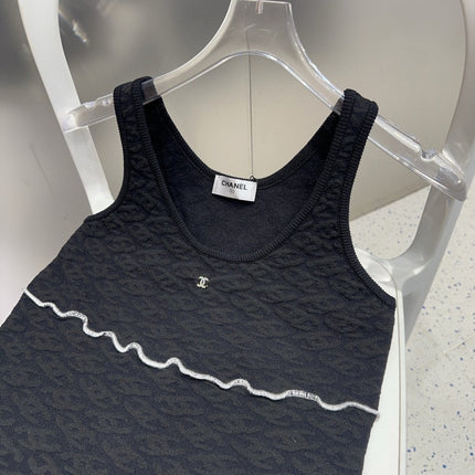 SLEEVELESS TOP 640632 IN BLACK COTTON RAISED LOGO