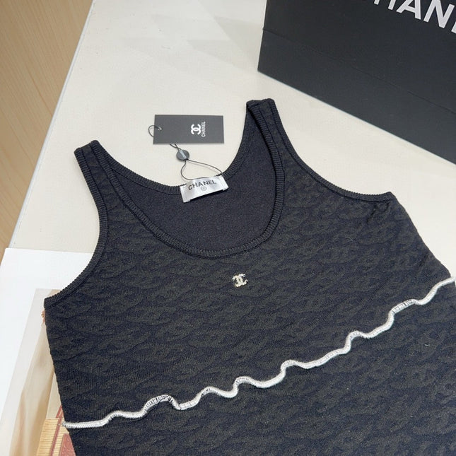 SLEEVELESS TOP 640632 IN BLACK COTTON RAISED LOGO