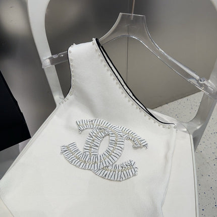 ONE SHOULDER TOP 622140 IN WHITE COTTON EMBOSSED PEARL TRIM