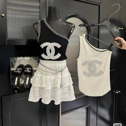 ONE SHOULDER TOP 622140 IN WHITE COTTON EMBOSSED PEARL TRIM