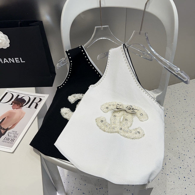 ONE SHOULDER TOP 643220 IN WHITE COTTON EMBOSSED PEARL