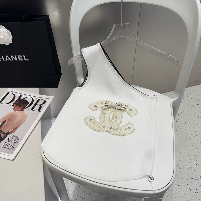 ONE SHOULDER TOP 643220 IN WHITE COTTON EMBOSSED PEARL