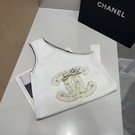 ONE SHOULDER TOP 643220 IN WHITE COTTON EMBOSSED PEARL