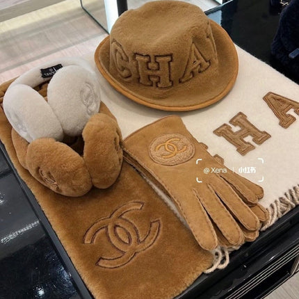 CHANEL 25S SKI EARMUFFS 928761