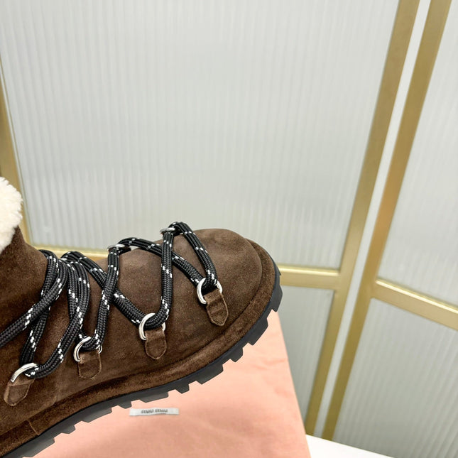 LACE-UP ANKLE BOOTS IN CHOCOLATE SUEDE AND FLEECE LINING