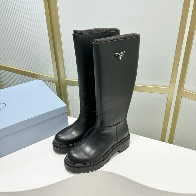 KNEE BOOTS WITH TRIANGLE LOGO IN BLACK CALFSKIN