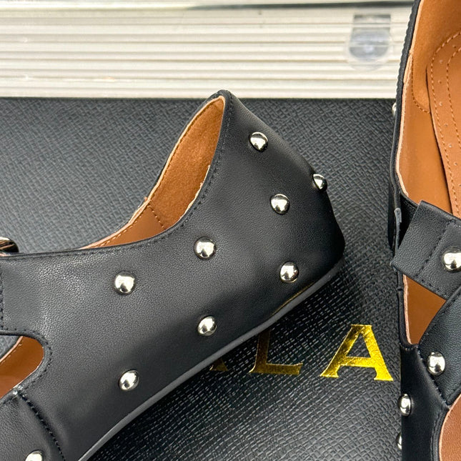 CROSSED STRAP BALLET FLATS IN BLACK CALFSKIN