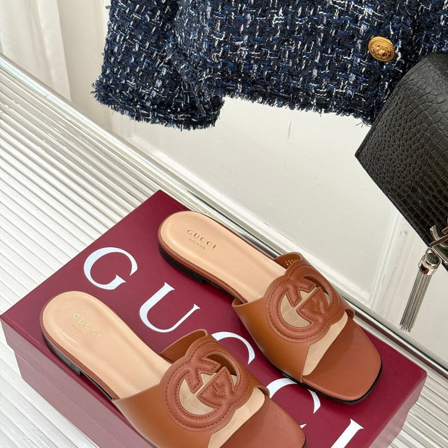 SLIDE SANDALS IN BROWN CALFSKIN