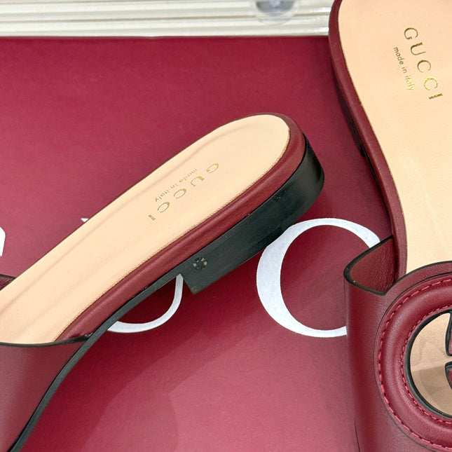 SLIDE SANDALS IN RED CALFSKIN