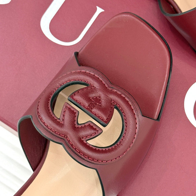 SLIDE SANDALS IN RED CALFSKIN