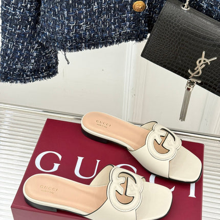 SLIDE SANDALS IN CREAM WHITE CALFSKIN