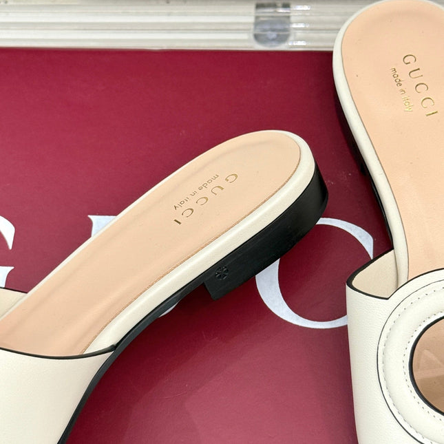 SLIDE SANDALS IN CREAM WHITE CALFSKIN