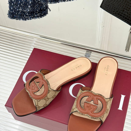 SLIDE SANDALS IN BURNT BROWN AND LIGHT BEIGE CALFSKIN