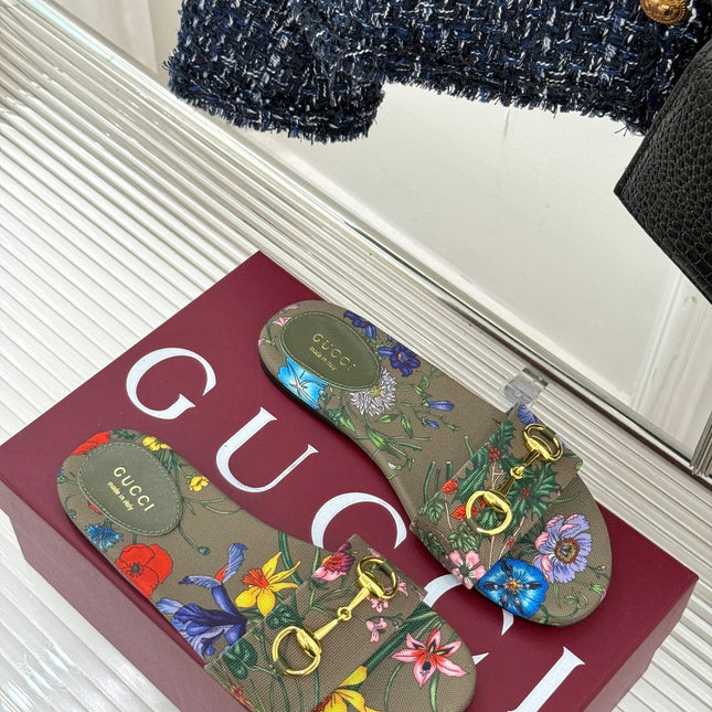 SLIDE SANDALS IN WARM BEIGE FABRIC FLORAL AND LEAF PRINT