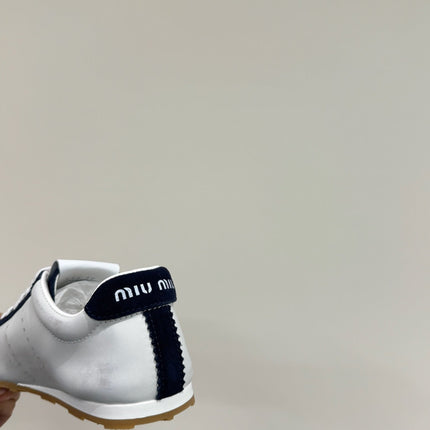PLUME SNEAKERS IN WHITE NAPPA LAMBSKIN AND NAVY SUEDE
