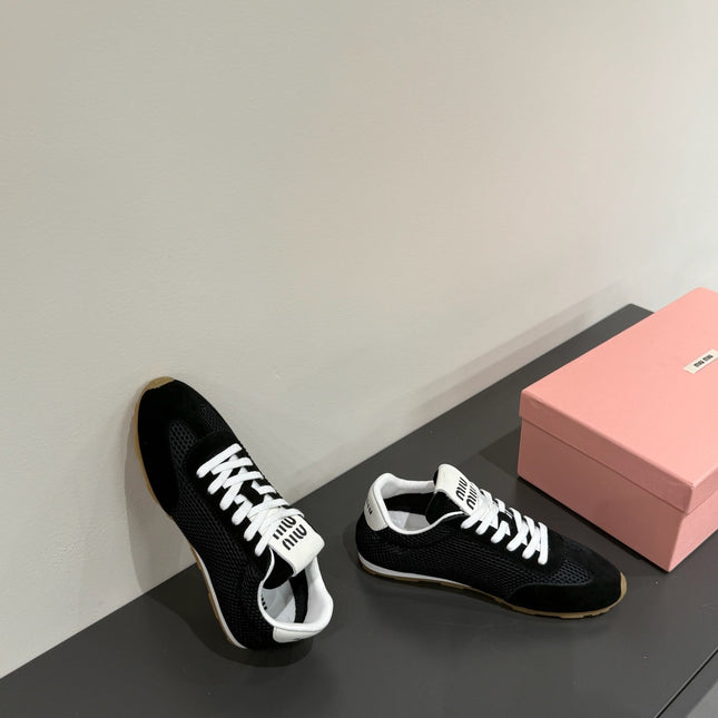 RETRO SNEAKERS IN BLACK MESH AND SUEDE