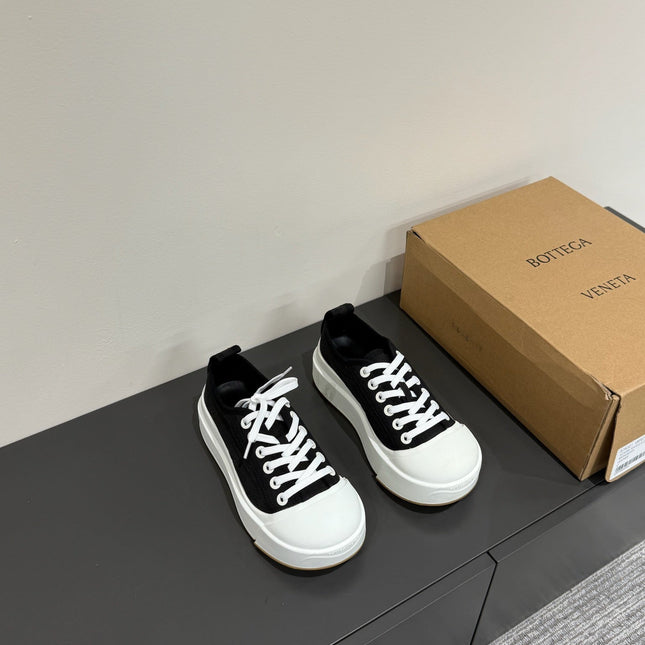VULCAN PLATFORM SNEAKER IN BLACK CANVAS