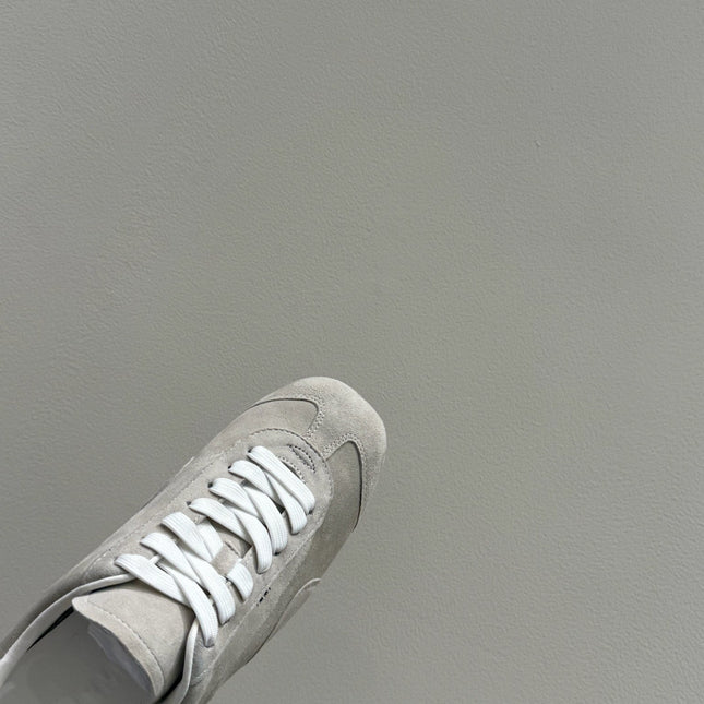 LACE-UP SNEAKER IN BEIGE SUEDE