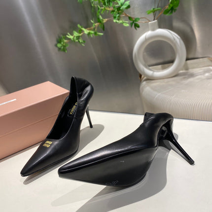 POINTED-TOE HIGH HEEL PUMPS IN BLACK SMOOTH LAMBSKIN