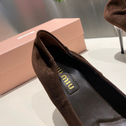 POINTED-TOE HIGH HEEL PUMPS IN CHOCOLATE SUEDE