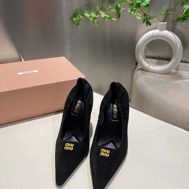 POINTED-TOE HIGH HEEL PUMPS IN BLACK SUEDE