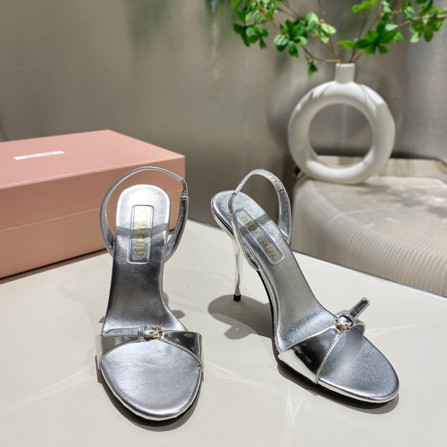TWO STRAP HIGH HEELED SANDALS IN SILVER METALLIC GLOSSY SHEEPSKIN