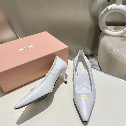 POINTED-TOE MID HEEL PUMPS IN WHITE SMOOTH LAMBSKIN