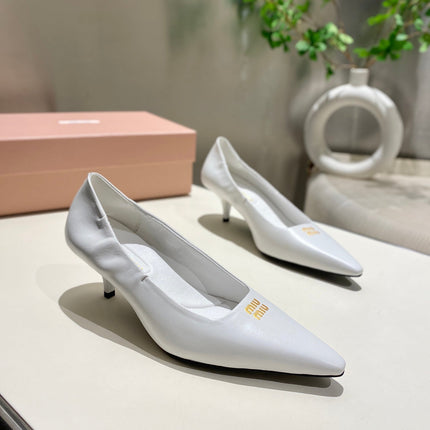 POINTED-TOE MID HEEL PUMPS IN WHITE SMOOTH LAMBSKIN