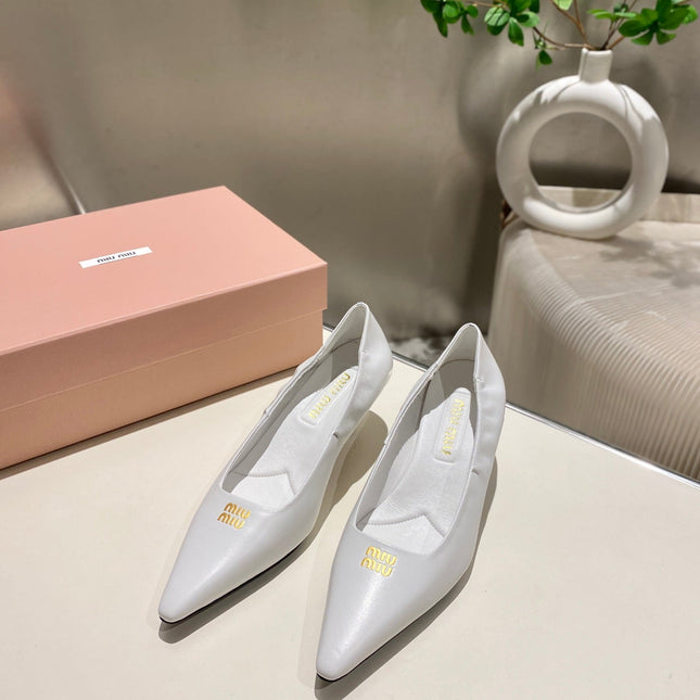 POINTED-TOE MID HEEL PUMPS IN WHITE SMOOTH LAMBSKIN