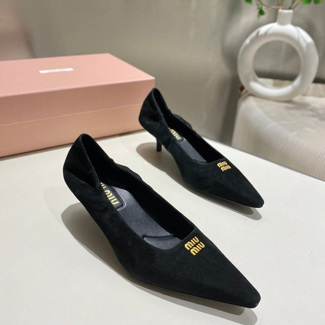 POINTED-TOE MID HEEL PUMPS IN BLACK SUEDE