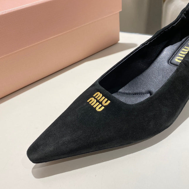 POINTED-TOE MID HEEL PUMPS IN BLACK SUEDE