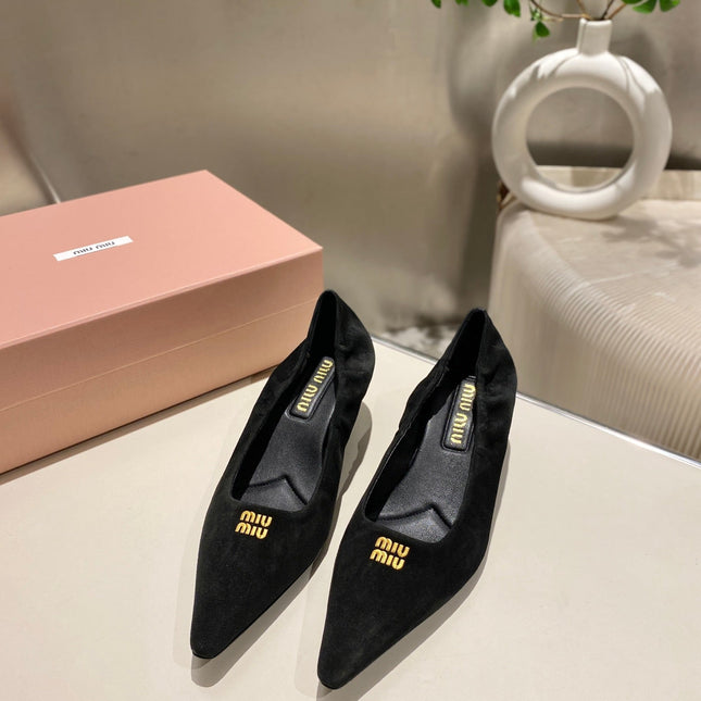 POINTED-TOE MID HEEL PUMPS IN BLACK SUEDE