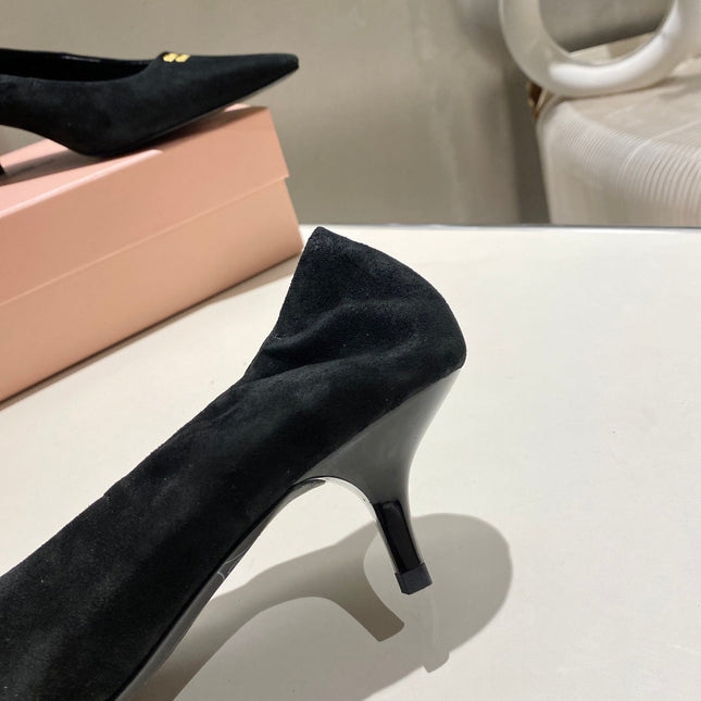 POINTED-TOE MID HEEL PUMPS IN BLACK SUEDE