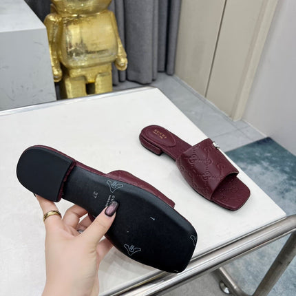 GG CASUAL SLIPPERS IN BURGUNDY RED CALFSKIN LOGO EMBOSSING