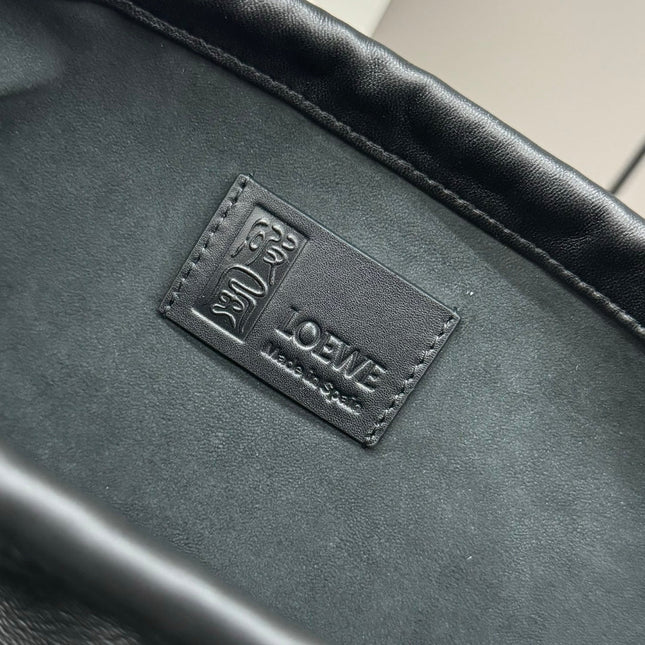 LOE 27 HAMMOCK COMPACT BAG IN BLACK CALFSKIN