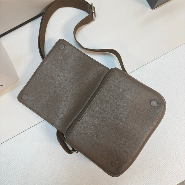 LOEWE 25S PEBBLE BAG 23 IN DARK TAUPE CALFSKIN SILVER HARDWARE