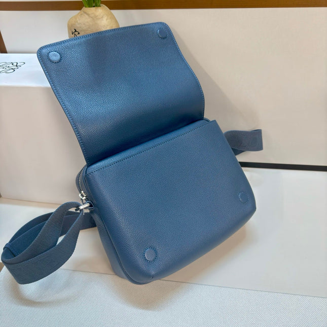 LOEWE 25S PEBBLE BAG 23 IN STEEL BLUE CALFSKIN SILVER HARDWARE