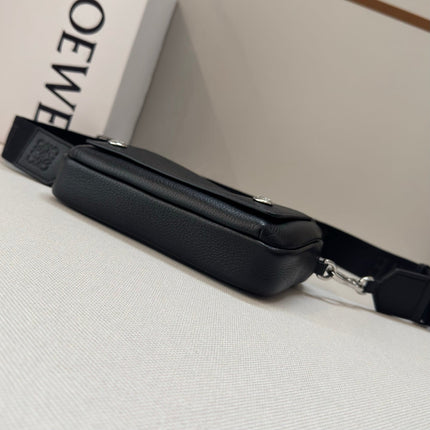 LOEWE 25S PEBBLE BAG 20 IN BLACK CALFSKIN SILVER HARDWARE