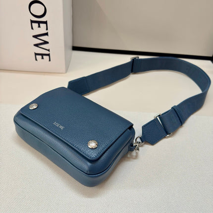 LOEWE 25S PEBBLE BAG 20 IN STEEL BLUE CALFSKIN SILVER HARDWARE