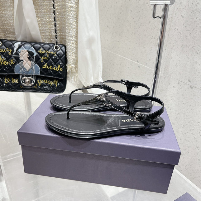 PRA PATENT LEATHER THONG SANDALS BLACK