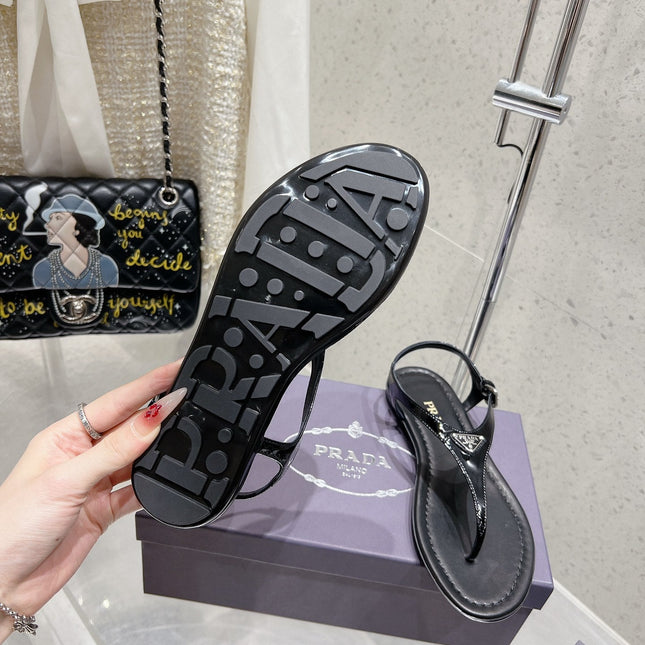 PRA PATENT LEATHER THONG SANDALS BLACK