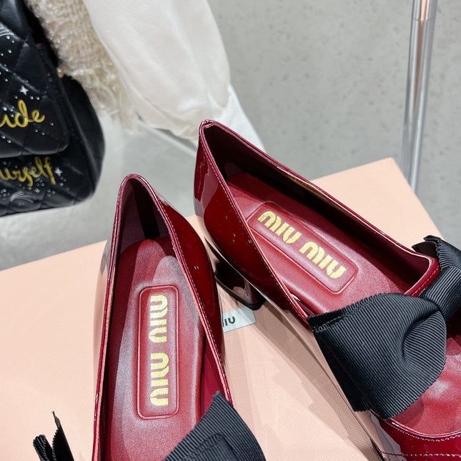MARY JANE MID HEEL PUMPS IN RUBY RED PATENT LAMBSKIN WITH BOW