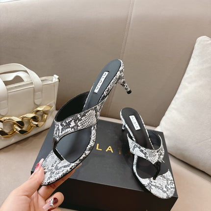 ALAIA HEELED THONG SANDALS 25S 55MM IN WHITE AND BLACK LAMBSKIN SNAKE-EMBOSSED