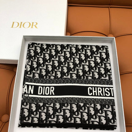 DIOR SCARF 90 IN SILK 704589